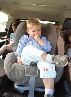How to Prevent Motion Sickness in Kids During Long Drives